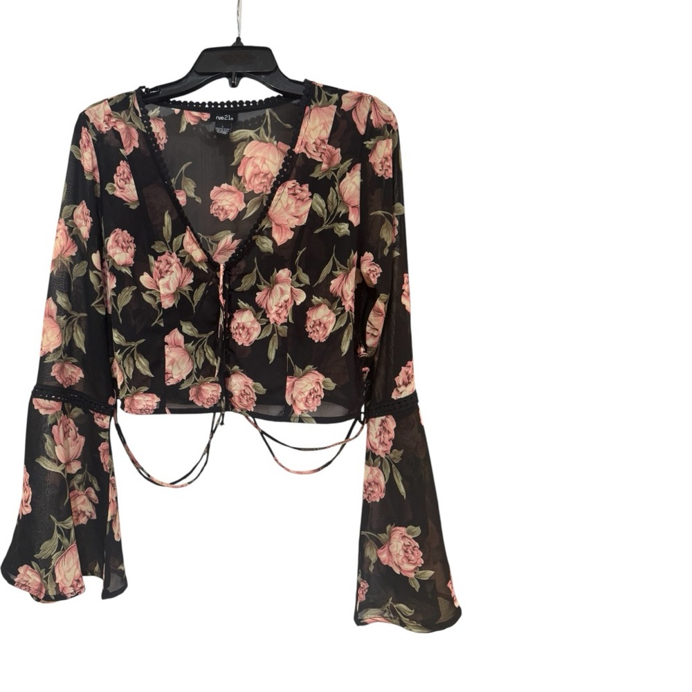 Beautiful flower shirt size L, used only once.